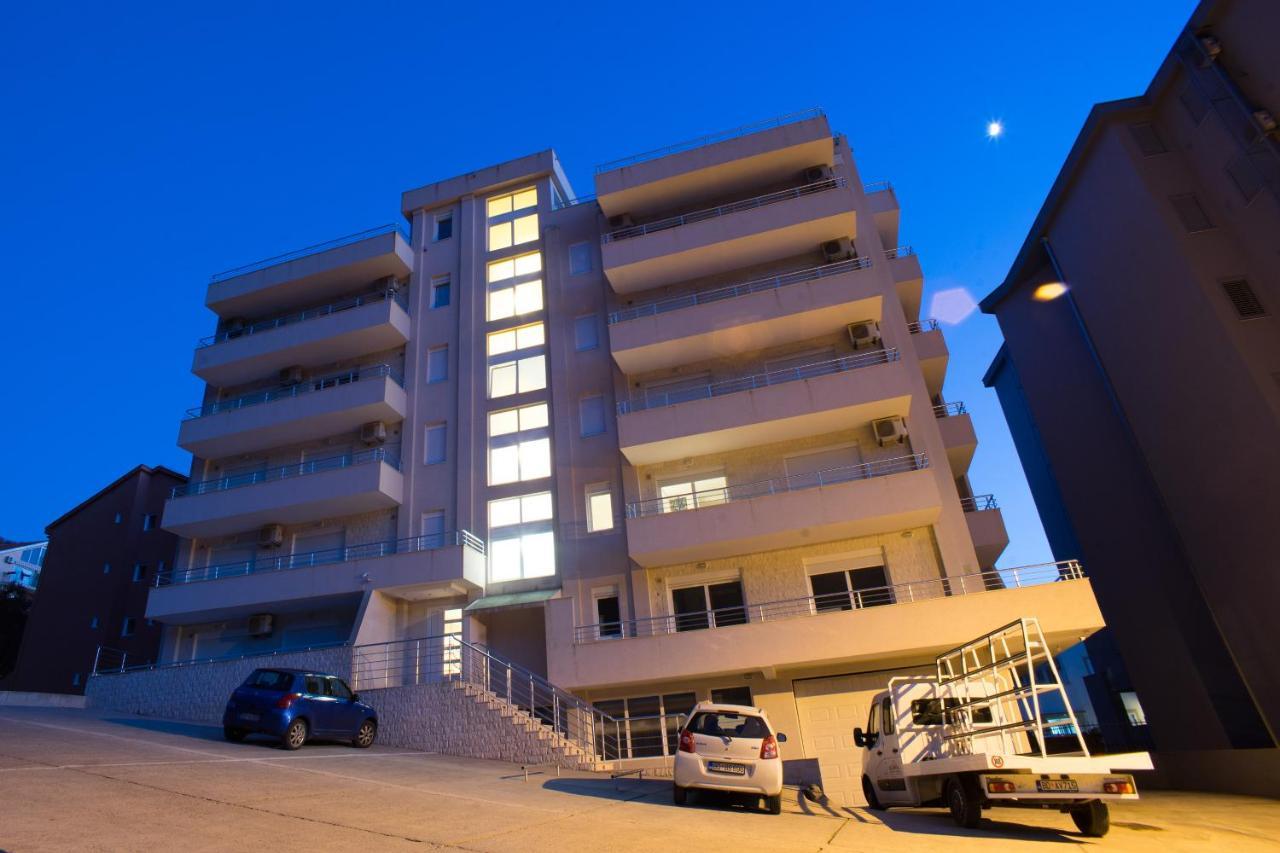 Becici Three-Bedroom Penthouse Apartment With Jacuzzi Eksteriør billede